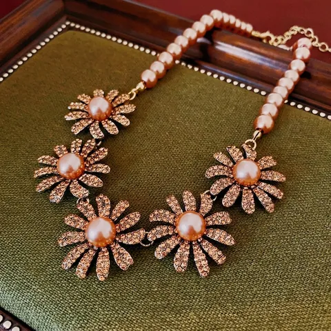 Vintage Gänseblümchen Blume Halskette Und Ohrringe Mit Künstlichen Künstliche Perlen Straßsteinen Legierung Silberner Ohrstecker Elegant