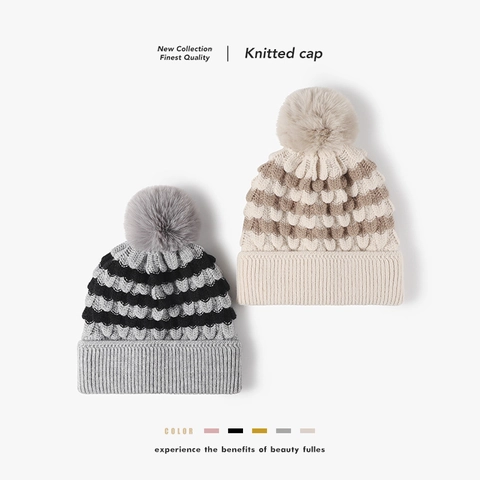 Bonnet En Maille D'Hiver Pour Femmes Fil De Faux Lapin Doublé Polaire Chaud Rayé Color Block Avec Pompon En Fausse Fourrure