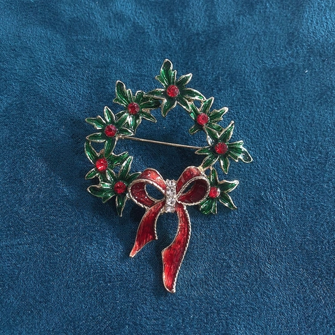 Vintage Alloy Christmas Brooch With Rhinestone Enamel Christmas Tree Reindeer Snowman Pins For Holiday Party Jewelry Accessory
