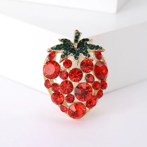 Broche Fraise Fraîche d'Été en Alliage de Strass Rouges Épingle à Fruits Douce Mignonne Mode Broche pour Accessoires de Vêtements Femme