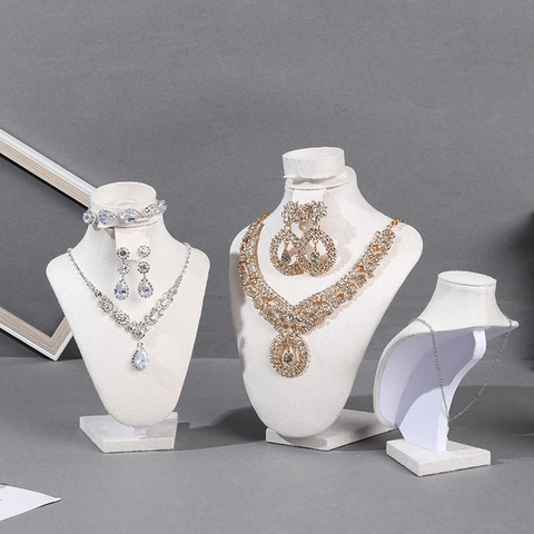 Velvet Necklace Display Stand Bust Portrait Neck Jewelry Mannequin For Pendant Chains Countertop Showcase Elegant Beige Luxury