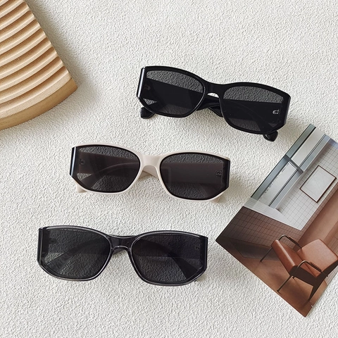 Retro Rectangular Sunglasses Vintage Fashion UV Protection Small Frame Eyewear For Women Travel Party