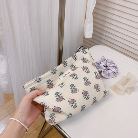 Trousse à Maquillage Vintage en Coton Floral Grande Capacité Sac de Rangement Cosmétique de Voyage Pour Femmes Pochette en Toile Imprimée Avec Fermeture Éclair
