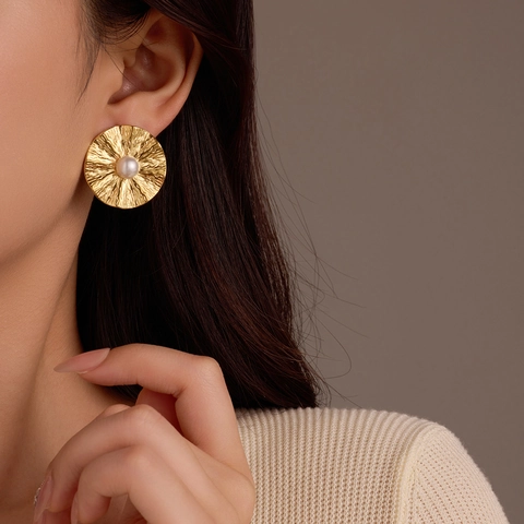 Boucles d'Oreilles Clous Plissées Rondes Irrégulières en Acier Inoxydable Plqué Or 18K Vintage pour Femmes Avec Bijoux en Perles Artificielles