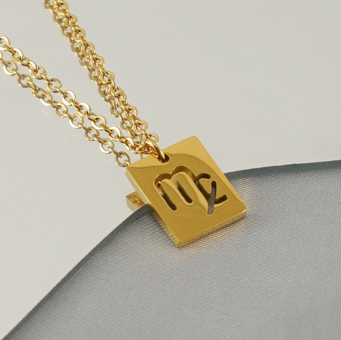 Collana Segno Zodiacale Pendente Rettangolare Traforato Acciaio Inossidabile Placcato Oro 18K Gioiello Costellazione Chic