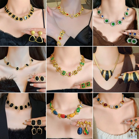 Vintage Retro Palace Style Alloy Necklace With Enamel Heart Pendant Faux Artificial Pearl Accents Court Jewelry For Women