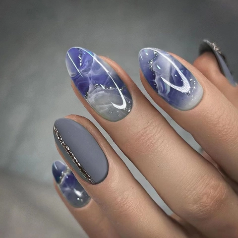 Korte Amandelvorm Press On Nagels Marmer Smudge Design Zilver Glitter Blauw Kunstnagels Voor Vrouwen