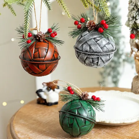Weihnachtsglocken Ornamente Eisen Vintage Gewebte Textur Kiefernadeln Rote Beeren Tannenzapfen Hängende Festliche Deko