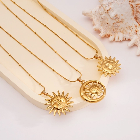Collana Con Pendente Sole Luna Cuore Acciaio Inossidabile Placcato Oro 18K Gioielli Vintage Boemia Per Donna