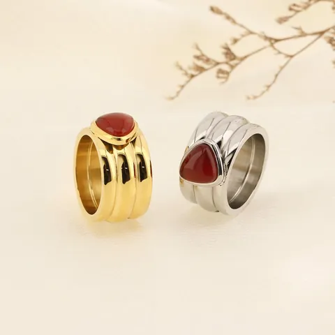 Anillo De Banda Ancha Acero Inoxidable Triple Nervadura Onda Piedra Roja Triangular Incrustada Joyería Retro Minimalista Para Mujeres