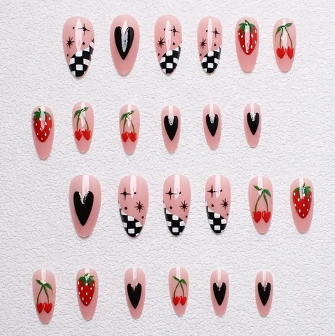 Uñas Postizas Press On Largas Forma Almendra Diseño Fresa Cereza Corazón Damero Brillante Rosa Negro Estilo Sweet Cool Mujer