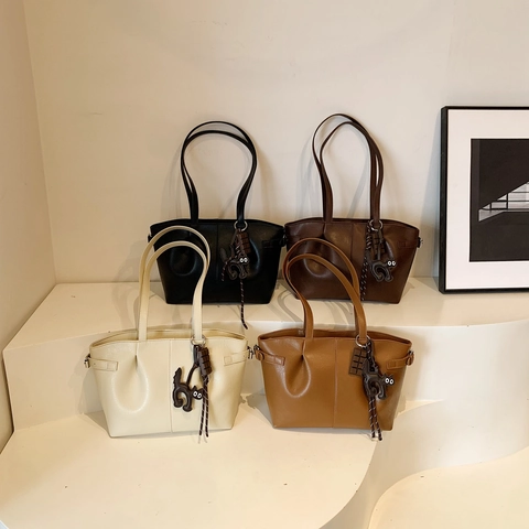 Bolso Tote De Moda Gran Capacidad Cuero PU Plisado Bolso De Hombro Retro Mano Con Colgantes Gato Chocolate