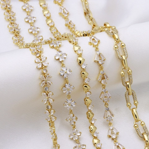 Luxury Copper Zirconia Heart Floral Pendant Necklace For Women Gold Plated Adjustable Light Luxury High-End Jewelry Gift