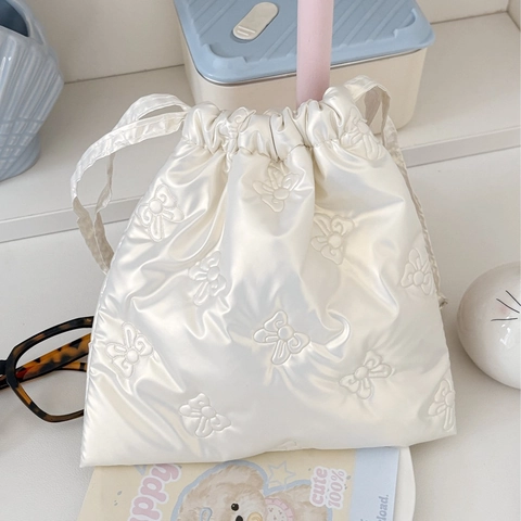 Bolsa De Maquillaje Con Cordón Estuche Acolchado Cuero PU Lazo Grabado Organizador Cosmético Portátil Viaje Almacenamiento