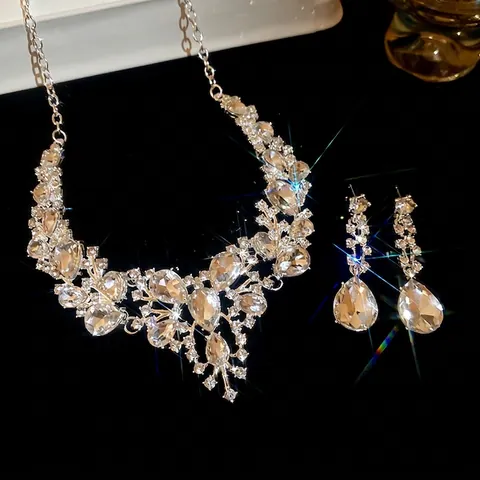 Water Drop Rhinestone Necklace And Earrings V-Shaped Alloy Luxurious Jewelry For Wedding Party Women