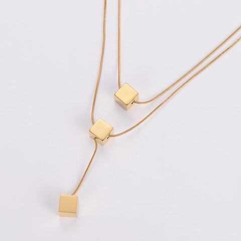 Collier Double Couche Maille Serpent Avec Pendentifs Cubes Dorés Acier Inoxydable 316L Bijoux Minimalistes Pour Femmes