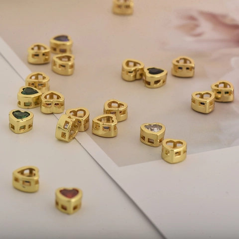 Charmes En Cuivre De Zircone Cubique Colorés En Forme De Cœur Pour La Fabrication De Bijoux DIY Pendentifs Percés