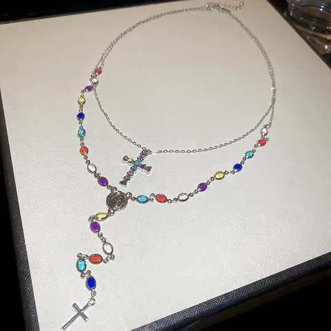 Collier Multi-Rangs Pendentif Croix Alliage Rhinestone Coloré Religieux Médaille Vierge Marie Forme Y Lariat Femmes