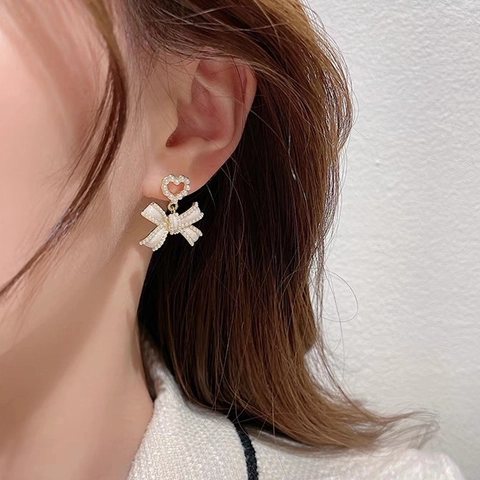 Orecchini A Fiocco Con Künstliche Perle Lega Cuore Perno Elegante Stile Dolce Gioielli Di Moda Per Donne