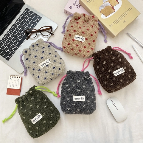 Bolsa De Almacenamiento Con Cordón De Sherpa Estuche De Maquillaje De Felpa Suave Patrón De Corazón Y Lunares Organizador De Viaje Para Mujeres