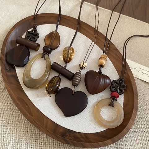 Collier Pendentif Vintage Résine Bois Cœur Géométrique Style Ethnique Longue Chaîne De Pull Pour Femmes Bijoux Accessoire