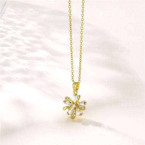 French Style Flower Pendant Necklace Stainless Steel Vacuum Plating Gold Color With Sparkling Clear Zircon For Women