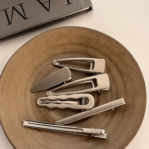 Minimalistische Metall Haarklammern Silber Geometrisch Dreieck Herz Entenschnabel Seitenknall Haarspangen Für Frauen Mädchen Cool Style