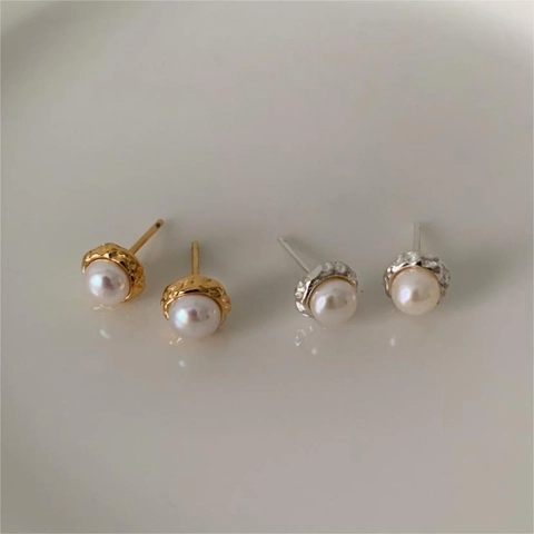 Orecchini A Lobo Con Künstliche Perle E Perno In Argento Sterling 925 Metallo Martellato Irregolare Vintage Minimalista Da Donna