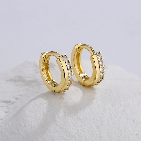 Piccoli Orecchini A Cerchio In Rame Placcato Oro 18K Zirconia Cubica Gioielli Di Moda Eleganti Minimalisti Per Donne