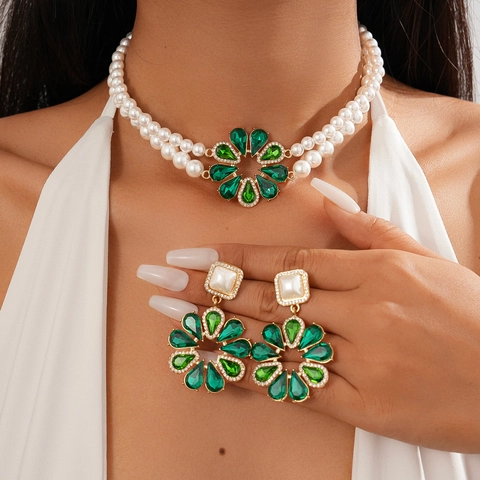 Barock Vintage Blumen Schmuck Mit Künstliche Perlenimitat Strass Und Legierung Mehrlagige Halskette Und Ohrringe Mit Silbernen Ohrsteckern