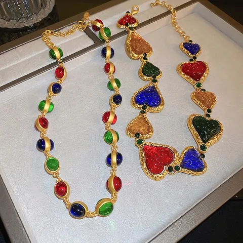 Vintage Palace Style Multi Color Resin Heart Oval Alloy Necklace Rhinestone Elegant Retro Clavicle Chain For Women