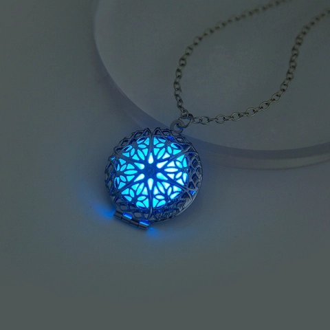 Vintage Leuchtende Medaillon Halskette Im Dunkeln Leuchtend Hohl Kupferlegierung Anhänger Schmuck Für Frauen