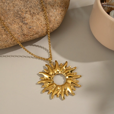 Collana Con Pendente Sole Geometrico In Acciaio Inossidabile Placcato Oro Gioielli Sole Cavo Impermeabile Ipoallergenico Per Donna