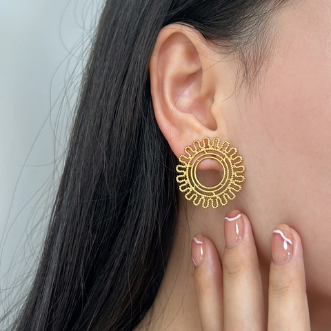 Orecchini A Cerchio Girasole Placcati Oro 18K Acciaio Inossidabile Svuotato Radiante Geometrico Stile Boho Per Donne