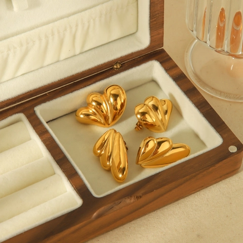 Vintage Wing Heart Stud Earrings Stainless Steel 18K Gold Plated Chunky Ins Style Fashion Jewelry For Women