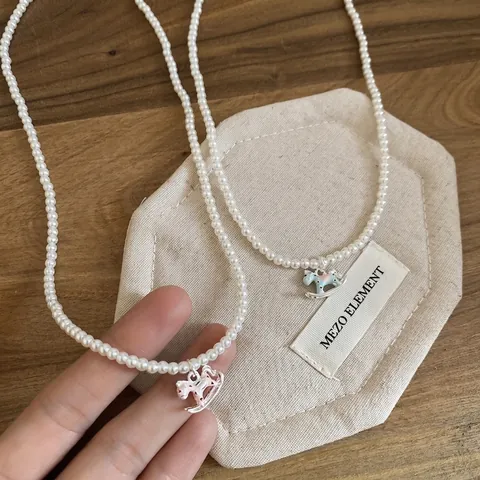 Rocking Horse Pendant Imitation Artificial Pearl Necklace Enamel Copper Clavicle Chain Retro Elegant Jewelry Accessory For Women