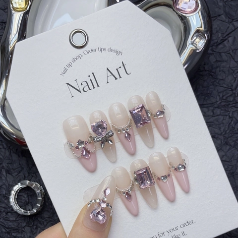 Handgemaakte Press On Nagels Lange Stiletto Roze Verloop Hart Rijnsteen Legering Strik Knoop Franse Stijl 3D Luxe Voor Vrouwen