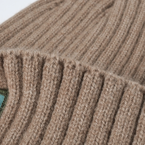 Berretto In Maglia Morbida Imitazione Pelo Di Coniglio Beanie Con Risvolto Caldo Invernale Con Patch Lettera Unisex