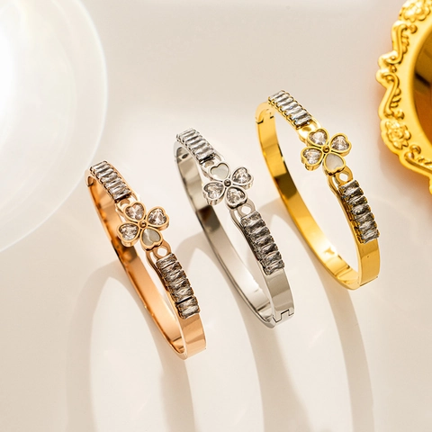 Roestvrij Stalen Klavertje Vier Armband Voor Dames Hart Strass Ingelegde Schelp Patroon Koreaanse Stijl Sieraden