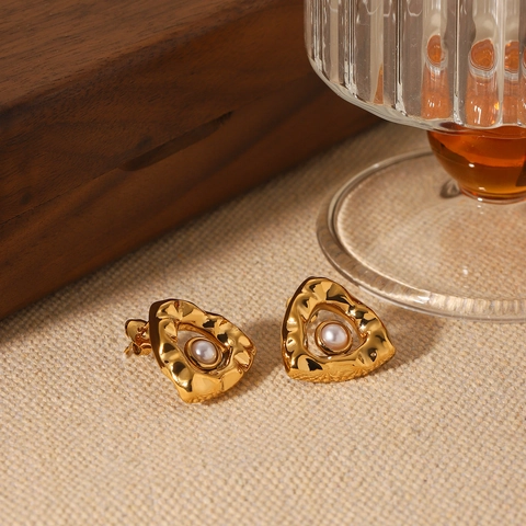Pendientes De Botón De Acero Inoxidable Martillado Triangular Con Perla Artificial Bañado En Oro 18K Geométricos Para Mujeres