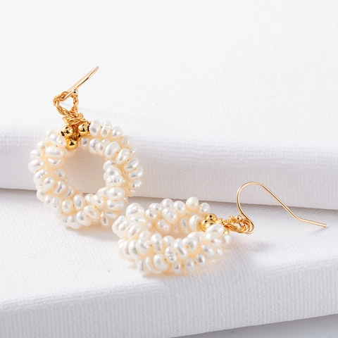Eleganti Orecchini a Cerchio con Perle d'Acqua Dolce a Grappolo Intrecciati a Mano in Ottone Placcato Oro Gioielli da Donna
