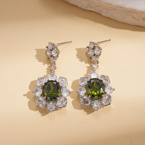 Orecchini Pendenti A Fiore Stile Palazzo Retrò Con Zircone Verde Oliva Ovale E Perno In Argento Sterling 925
