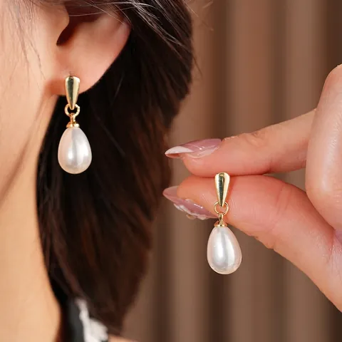 Vintage French Style Water Drop Imitation Artificial Pearl Drop Earrings With Silver Earring Post For Women Elegant Copper Jewelry