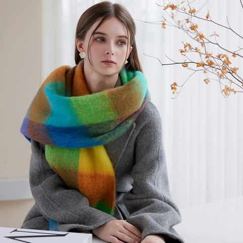 Écharpe d'Hiver Épaisse et Chaude à Carreaux pour Femmes Avec Glands Dégradé Coloré Grand Châle Doux en Polyester Style Pashmina