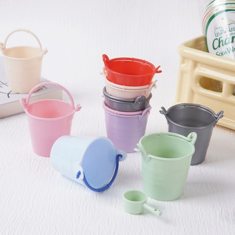 Seau À Eau Miniature Simulation Louche Plastique Jouet Coloré Accessoires De Meubles De Maison De Poupée Modèle Décor