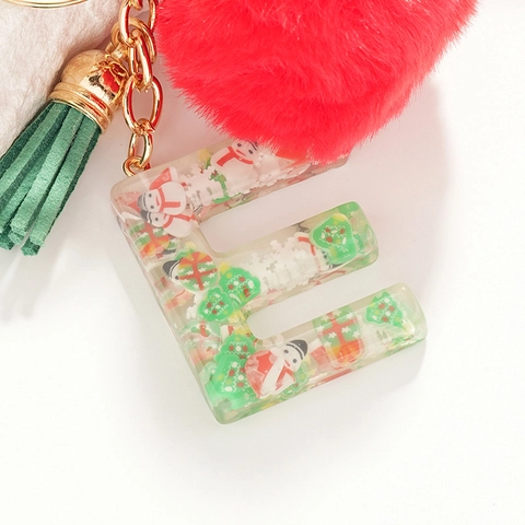 Portachiavi con Lettera Inglese di Natale con Sfera di Ecopelliccia Rossa Nappa Verde Alfabeto in Resina Ciondolo Borsa