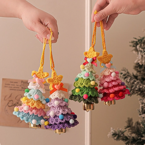 Ornamento Albero Di Natale All Uncinetto Fatto A Mano Filato Decorazione Sospesa Con Campanello Di Metallo Pompon Per Casa