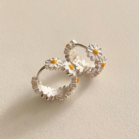 Orecchini A Cerchio Huggie Margherita Argento Sterling 925 Smalto Gioielli Floreali Delicati Per Donna Stile Dolce