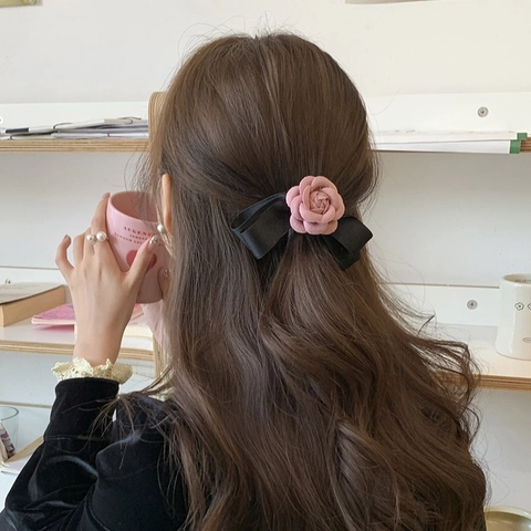 Camelia Bloem Boog Haarclip Frans Retro Satijn Stof Eendenbek Zijclip Elegante Hoofddeksels Voor Vrouwen Zoete Haarspeld