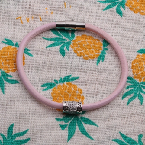 Bracelet Cordon En Cuir Mode Charme Cylindre Zircon Fermoir Magnétique Inox Bijoux Minimalistes Unisexe